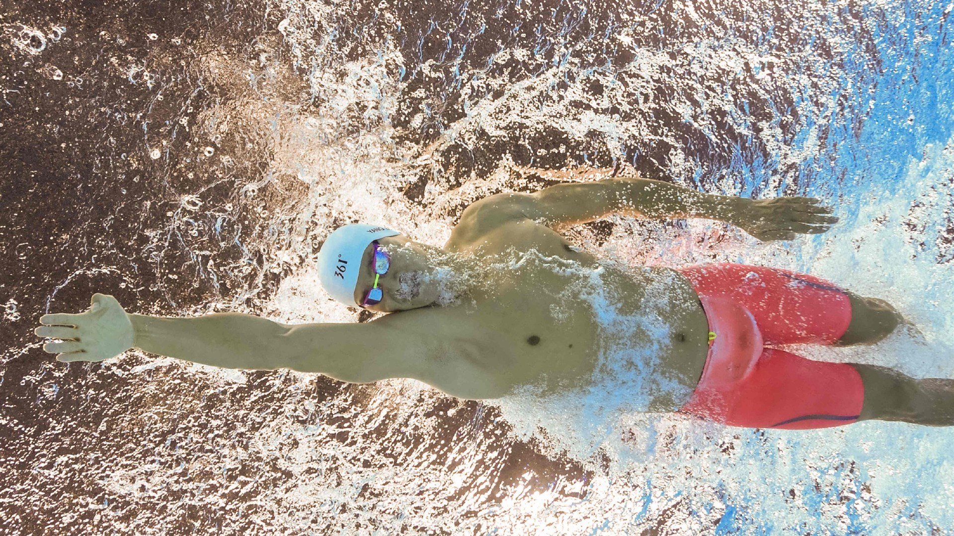 F1赛车赛场焦点！韩国队对阵阿根廷队，体能极限考验，赛场硬仗一触即发